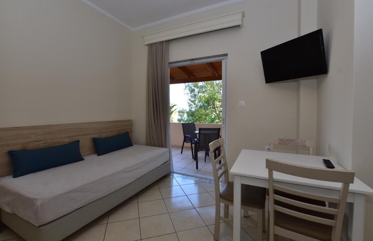 Flisvos Rooms Палиохора Екстериор снимка