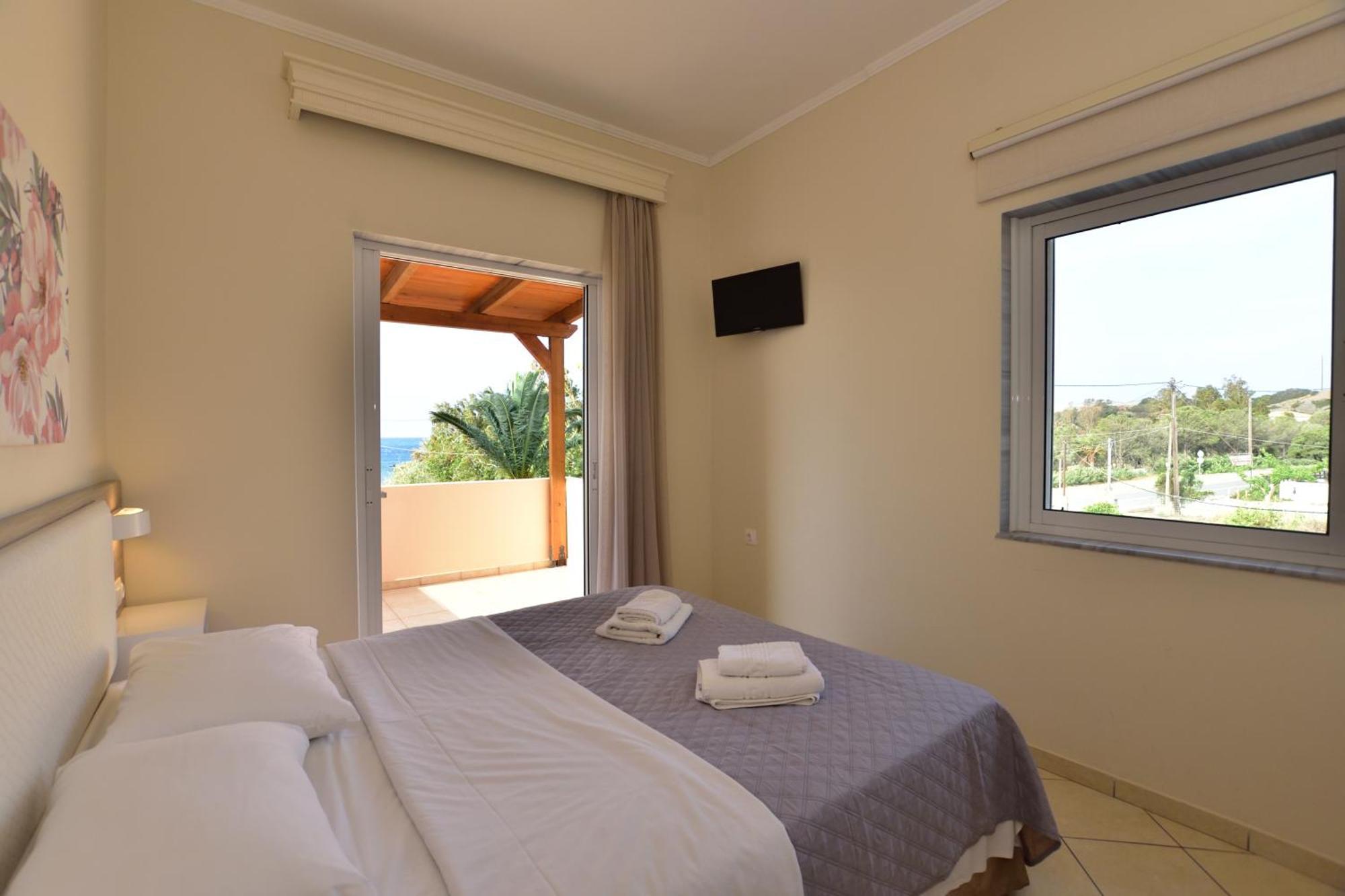 Flisvos Rooms Палиохора Екстериор снимка